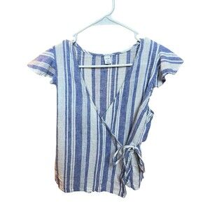 Old Navy Women's Blue and White Tie Blouse Y2K Size M